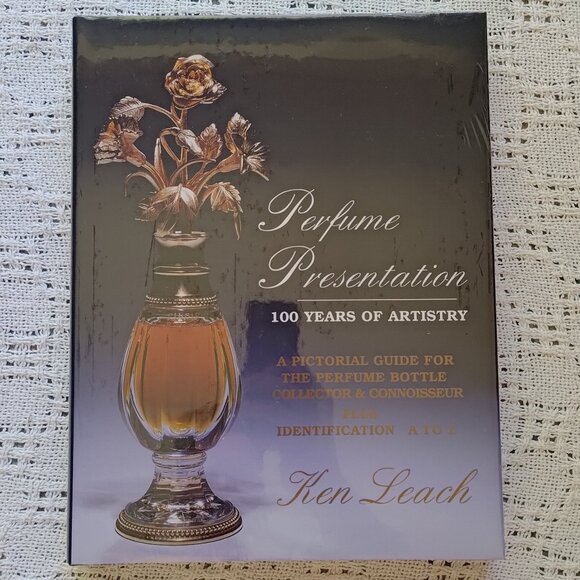 Book 'PERFUME PRESENTATION 100 Years of Artistry' by Ken Leach Hard Cover NEW - Picture 1 of 3